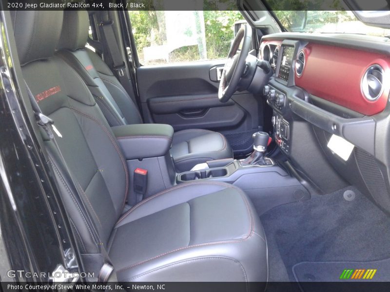 Front Seat of 2020 Gladiator Rubicon 4x4