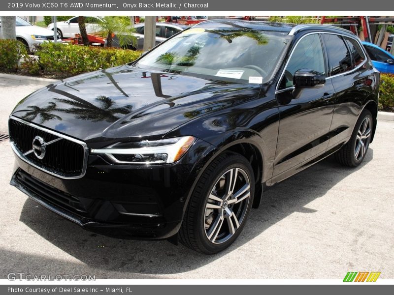 Onyx Black Metallic / Charcoal 2019 Volvo XC60 T6 AWD Momentum