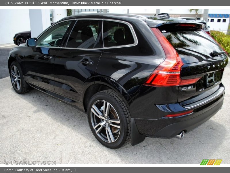Onyx Black Metallic / Charcoal 2019 Volvo XC60 T6 AWD Momentum