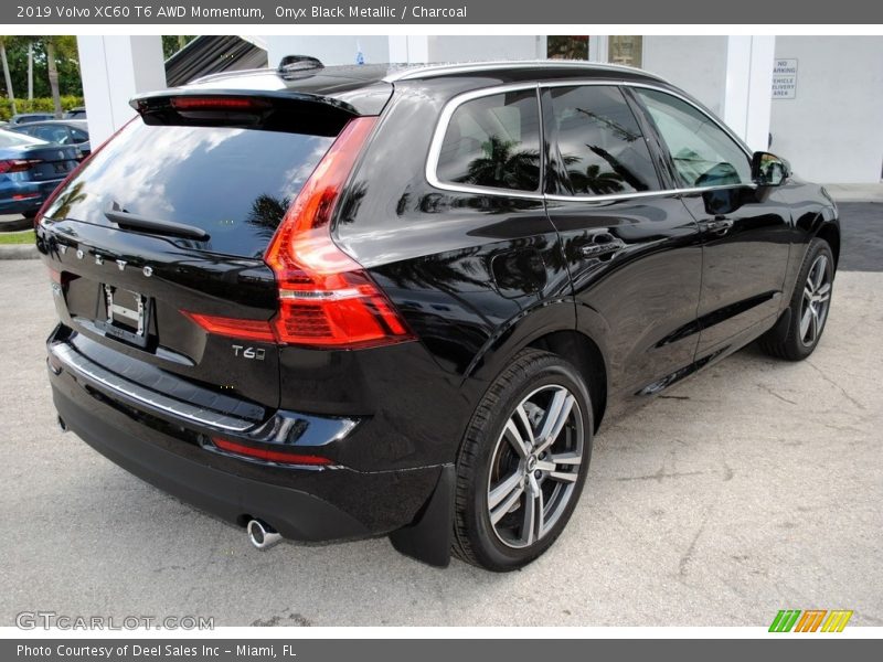 Onyx Black Metallic / Charcoal 2019 Volvo XC60 T6 AWD Momentum