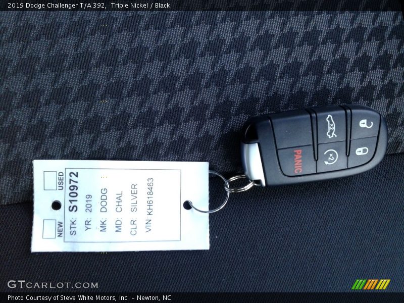 Triple Nickel / Black 2019 Dodge Challenger T/A 392