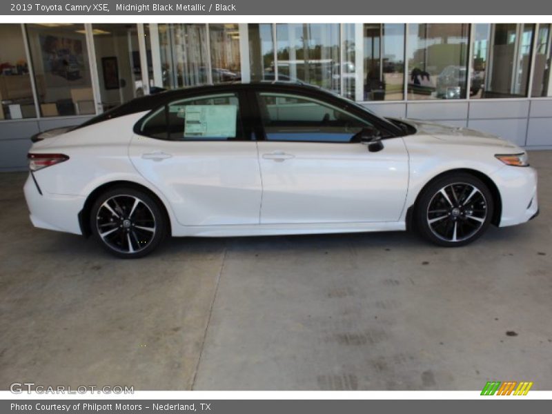 Midnight Black Metallic / Black 2019 Toyota Camry XSE