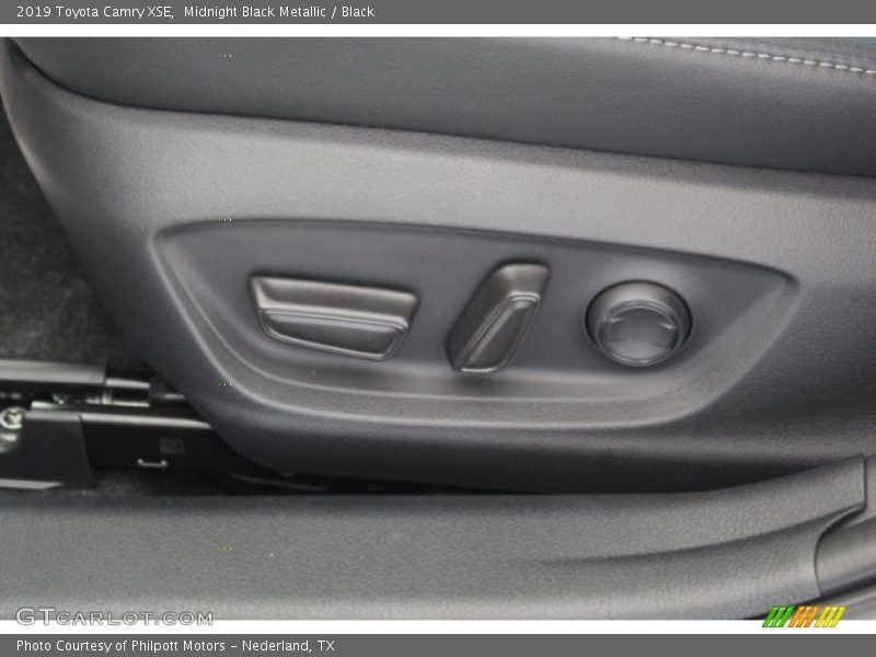 Midnight Black Metallic / Black 2019 Toyota Camry XSE