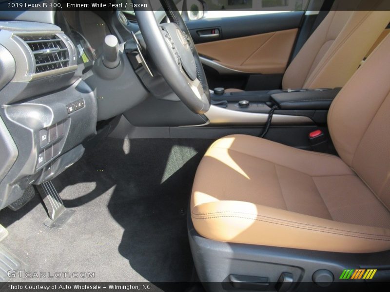 Eminent White Pearl / Flaxen 2019 Lexus IS 300