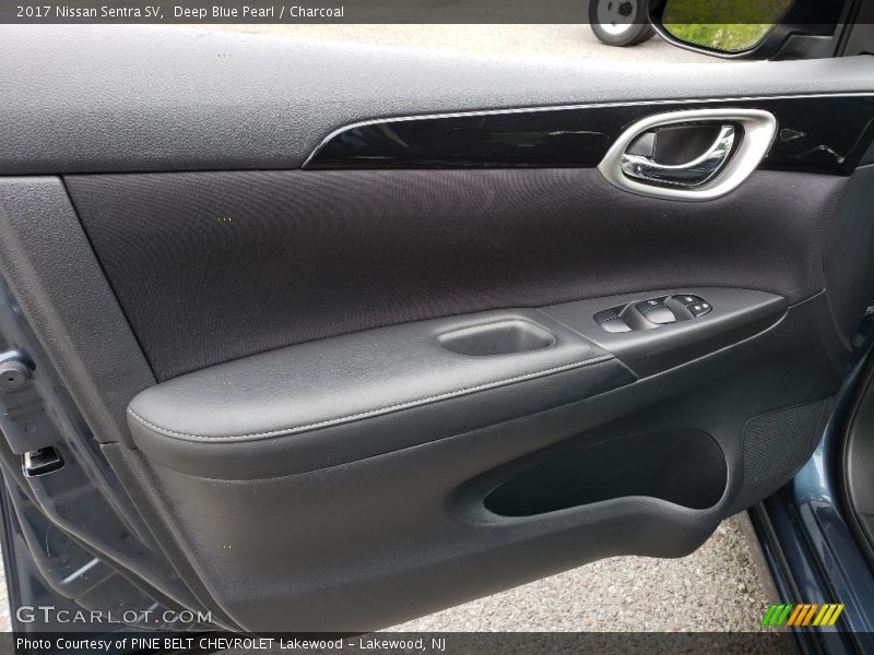 Deep Blue Pearl / Charcoal 2017 Nissan Sentra SV