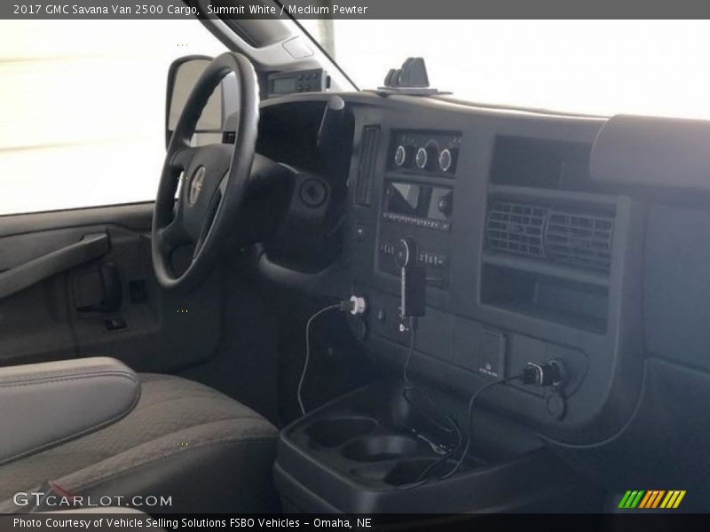 Summit White / Medium Pewter 2017 GMC Savana Van 2500 Cargo