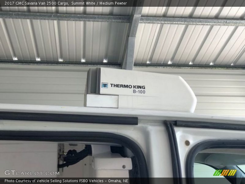 Summit White / Medium Pewter 2017 GMC Savana Van 2500 Cargo