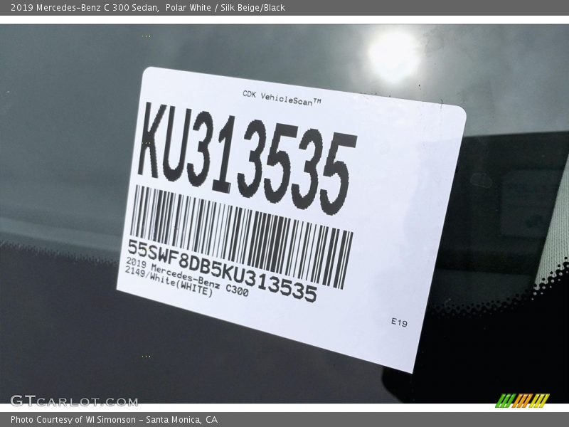 Polar White / Silk Beige/Black 2019 Mercedes-Benz C 300 Sedan
