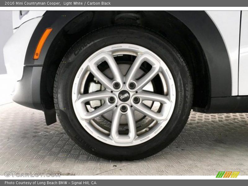 Light White / Carbon Black 2016 Mini Countryman Cooper