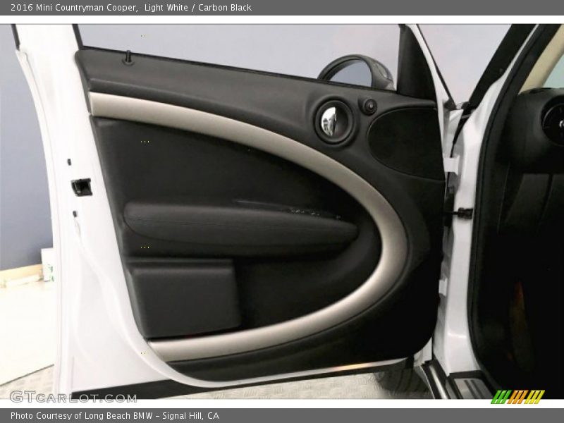 Light White / Carbon Black 2016 Mini Countryman Cooper