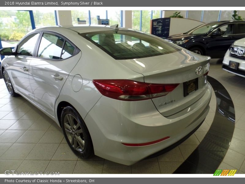 Symphony Silver / Black 2018 Hyundai Elantra Limited