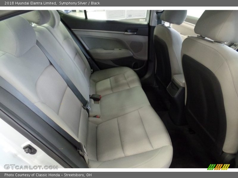 Symphony Silver / Black 2018 Hyundai Elantra Limited