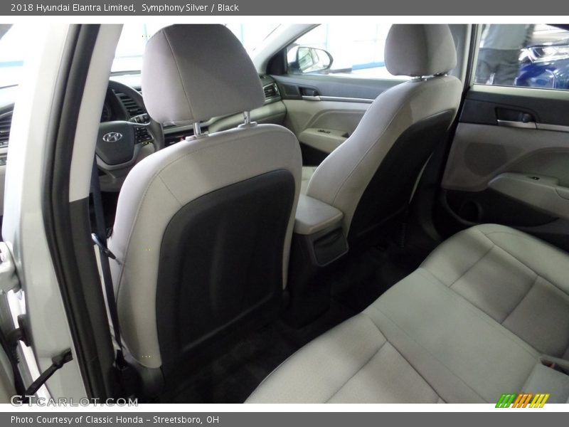 Symphony Silver / Black 2018 Hyundai Elantra Limited