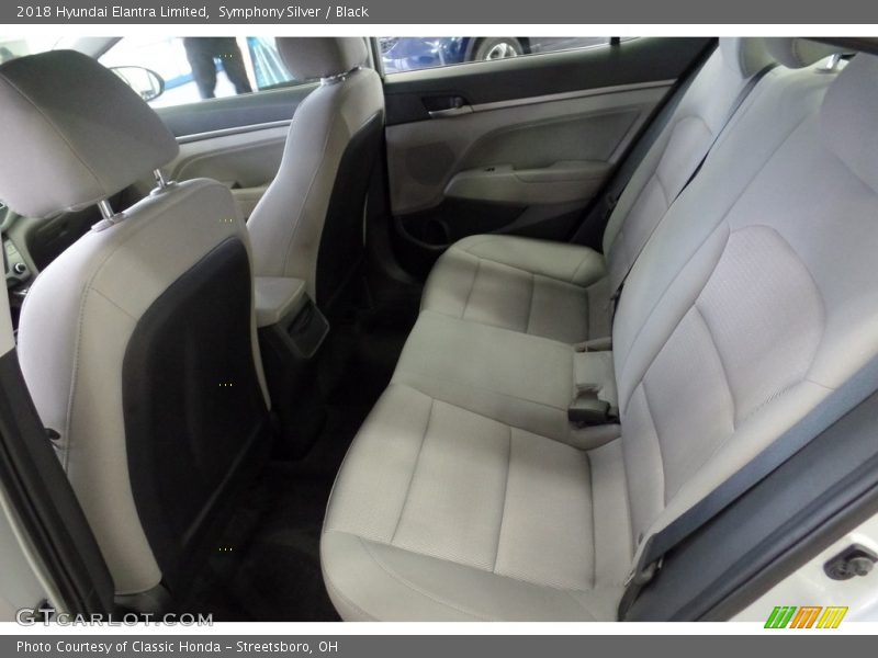 Symphony Silver / Black 2018 Hyundai Elantra Limited