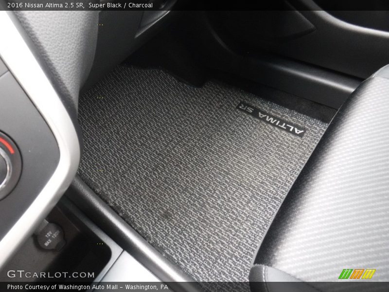 Super Black / Charcoal 2016 Nissan Altima 2.5 SR