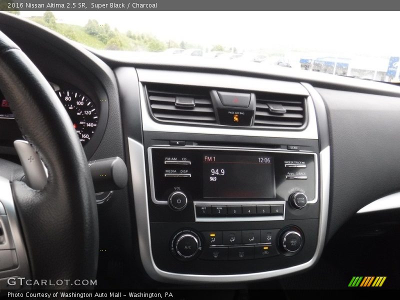 Super Black / Charcoal 2016 Nissan Altima 2.5 SR