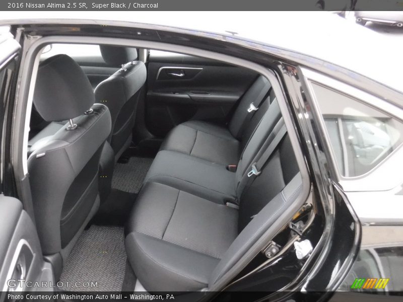 Super Black / Charcoal 2016 Nissan Altima 2.5 SR