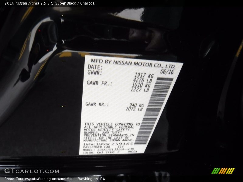 Super Black / Charcoal 2016 Nissan Altima 2.5 SR