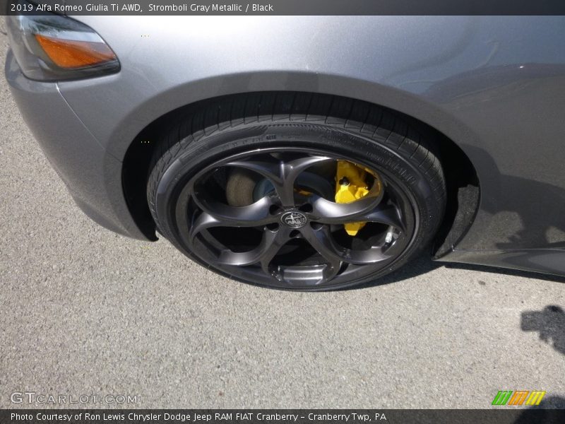 Stromboli Gray Metallic / Black 2019 Alfa Romeo Giulia Ti AWD