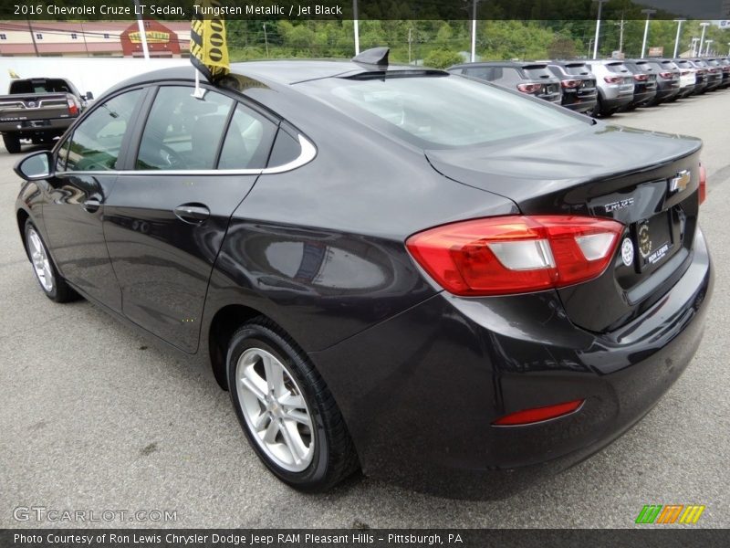 Tungsten Metallic / Jet Black 2016 Chevrolet Cruze LT Sedan