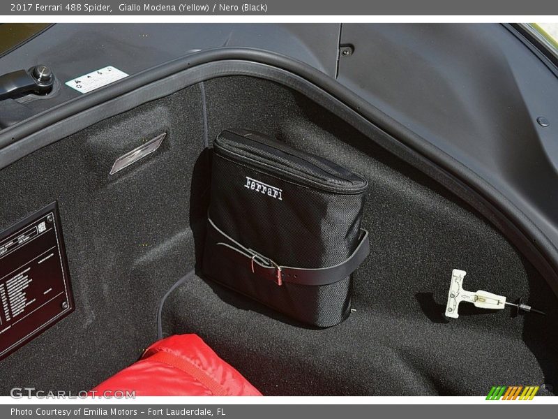  2017 488 Spider  Trunk
