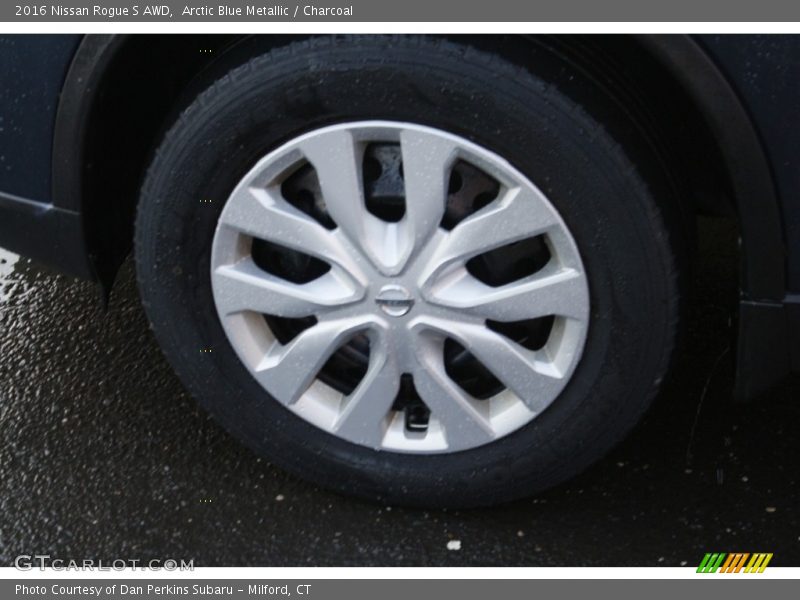 Arctic Blue Metallic / Charcoal 2016 Nissan Rogue S AWD