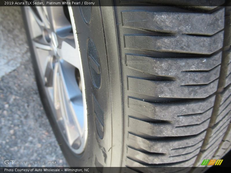 Platinum White Pearl / Ebony 2019 Acura TLX Sedan