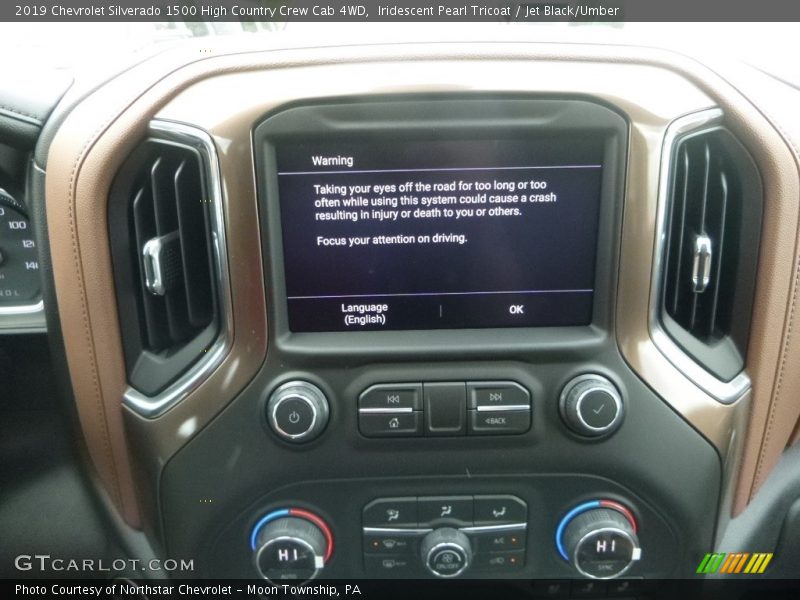 Iridescent Pearl Tricoat / Jet Black/Umber 2019 Chevrolet Silverado 1500 High Country Crew Cab 4WD