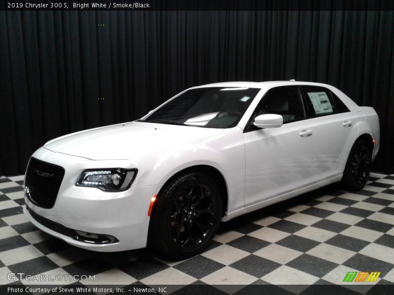 Bright White / Smoke/Black 2019 Chrysler 300 S