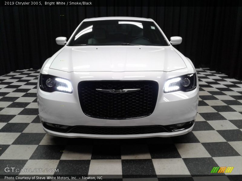Bright White / Smoke/Black 2019 Chrysler 300 S