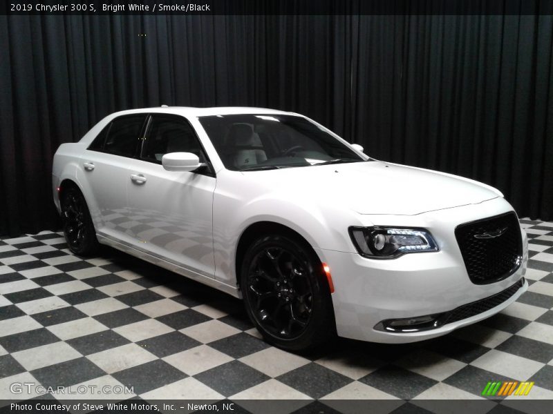 Bright White / Smoke/Black 2019 Chrysler 300 S