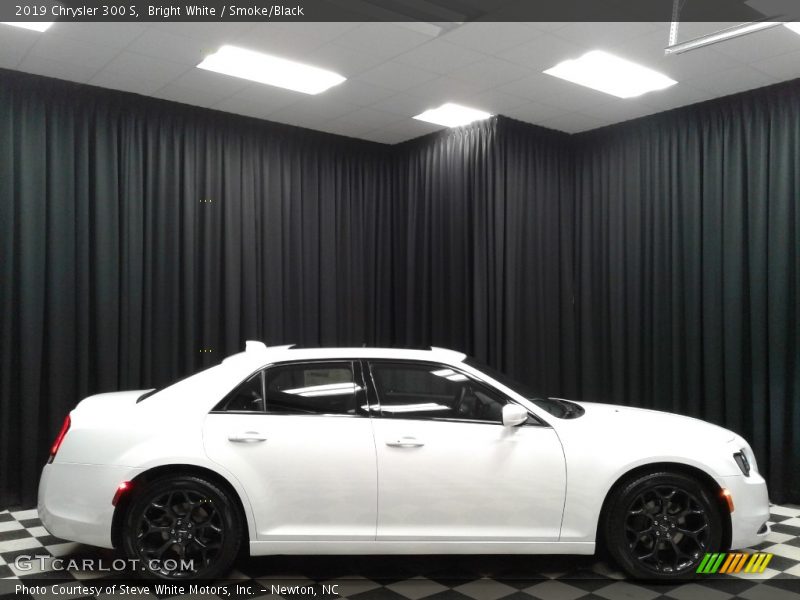 Bright White / Smoke/Black 2019 Chrysler 300 S