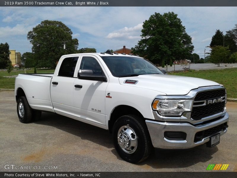 Bright White / Black 2019 Ram 3500 Tradesman Crew Cab