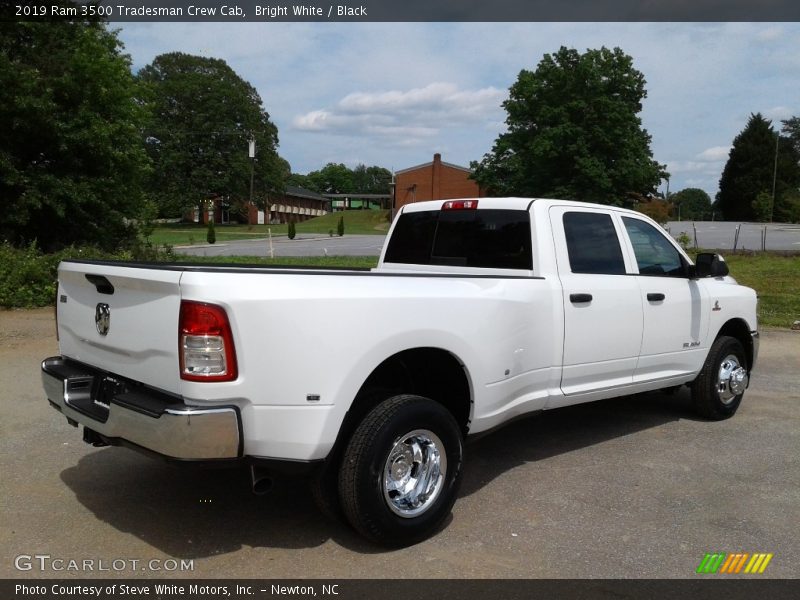 Bright White / Black 2019 Ram 3500 Tradesman Crew Cab