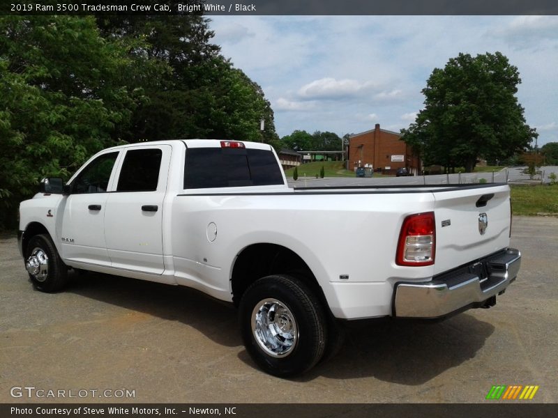 Bright White / Black 2019 Ram 3500 Tradesman Crew Cab