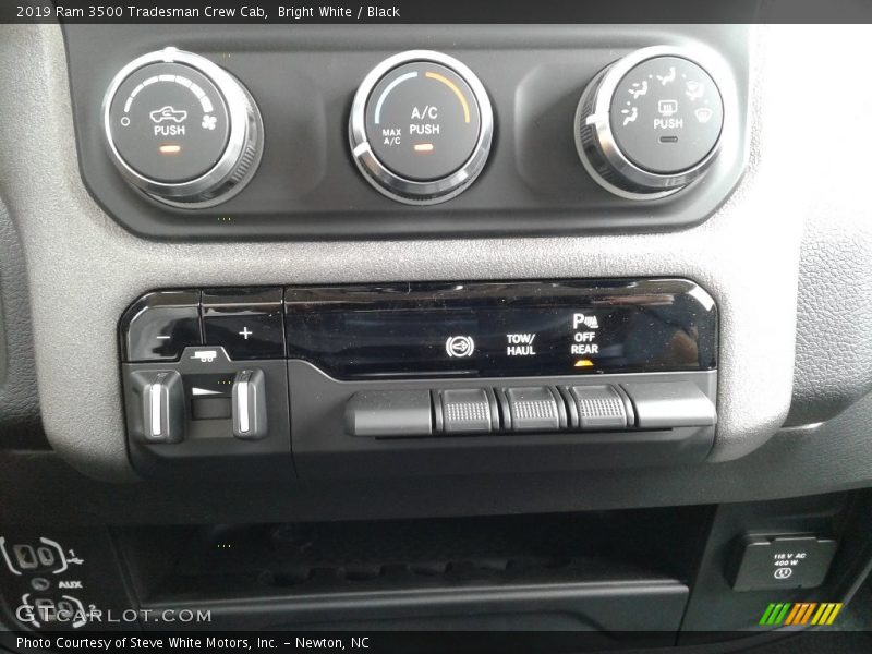 Controls of 2019 3500 Tradesman Crew Cab