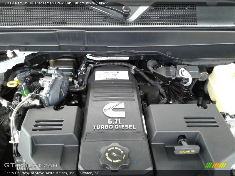  2019 3500 Tradesman Crew Cab Engine - 6.7 Liter OHV 24-Valve Cummins Turbo-Diesel Inline 6 Cylinder