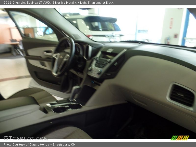 Silver Ice Metallic / Light Titanium/Jet Black 2011 Chevrolet Equinox LT AWD