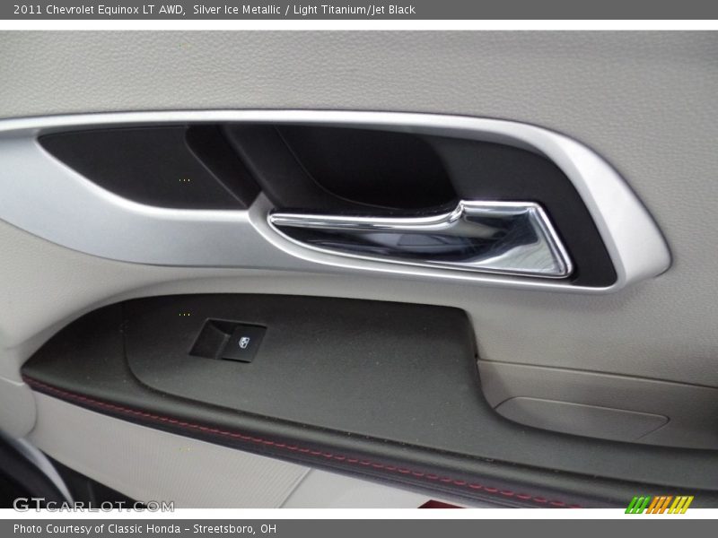 Silver Ice Metallic / Light Titanium/Jet Black 2011 Chevrolet Equinox LT AWD