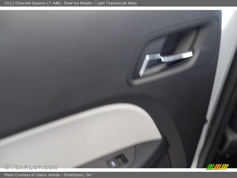 Silver Ice Metallic / Light Titanium/Jet Black 2011 Chevrolet Equinox LT AWD