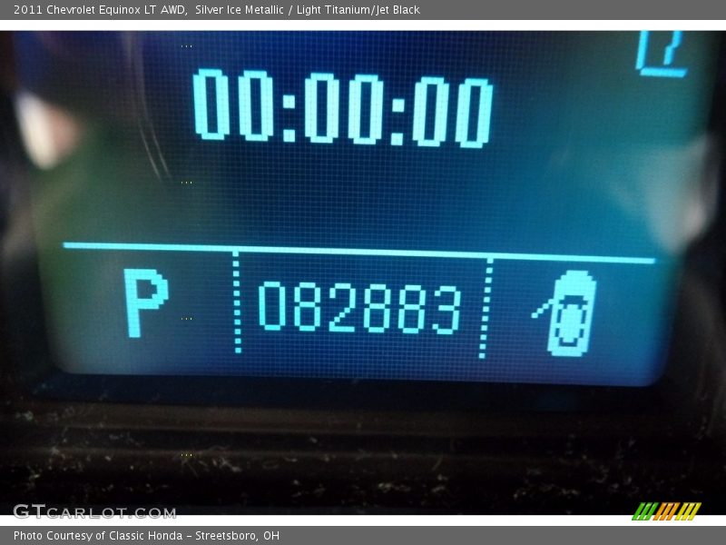 Silver Ice Metallic / Light Titanium/Jet Black 2011 Chevrolet Equinox LT AWD