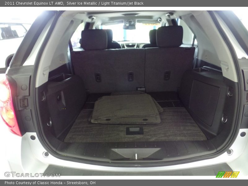 Silver Ice Metallic / Light Titanium/Jet Black 2011 Chevrolet Equinox LT AWD
