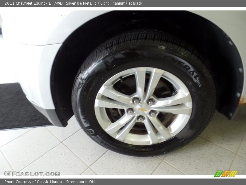 Silver Ice Metallic / Light Titanium/Jet Black 2011 Chevrolet Equinox LT AWD