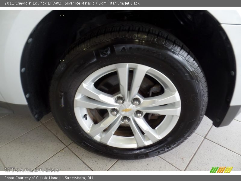 Silver Ice Metallic / Light Titanium/Jet Black 2011 Chevrolet Equinox LT AWD