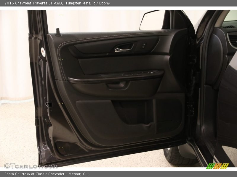 Tungsten Metallic / Ebony 2016 Chevrolet Traverse LT AWD