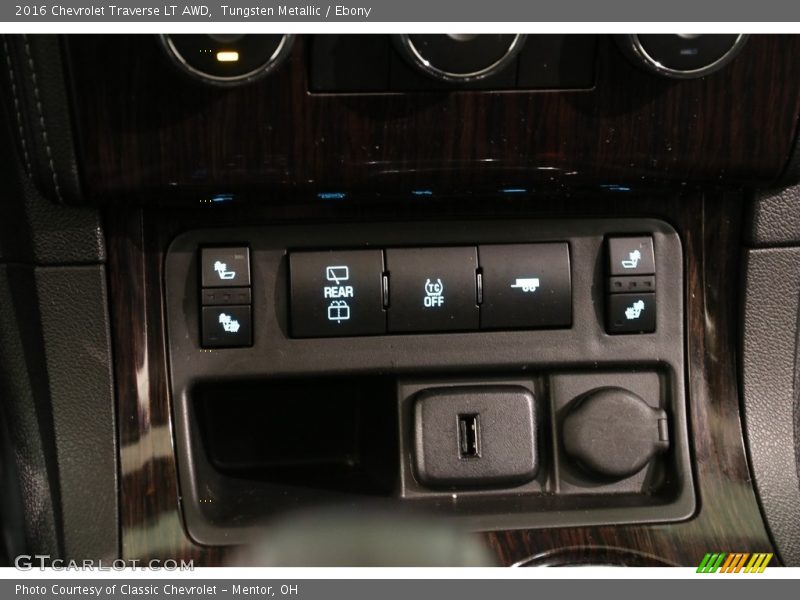 Tungsten Metallic / Ebony 2016 Chevrolet Traverse LT AWD