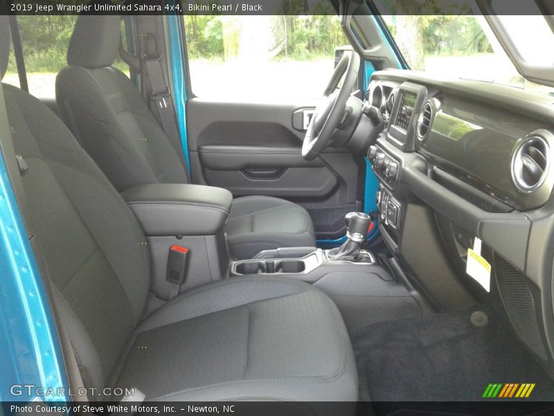 Bikini Pearl / Black 2019 Jeep Wrangler Unlimited Sahara 4x4