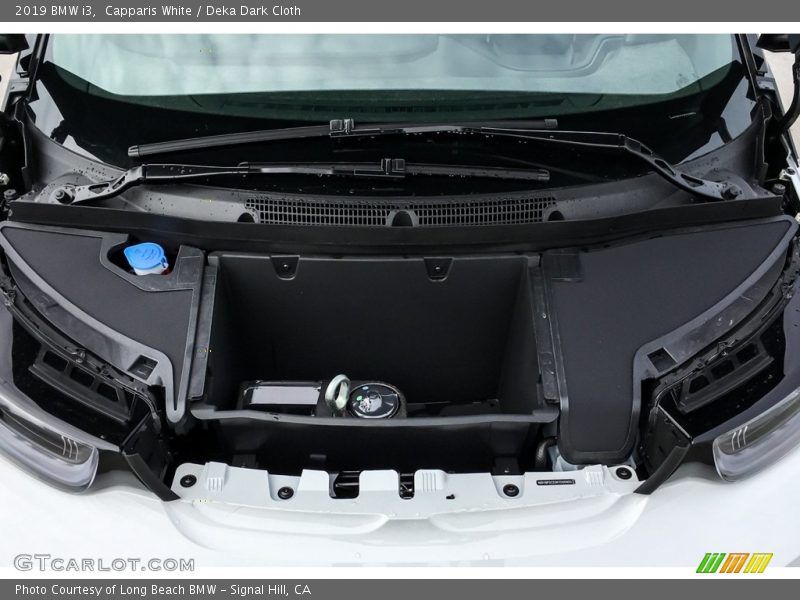 Capparis White / Deka Dark Cloth 2019 BMW i3