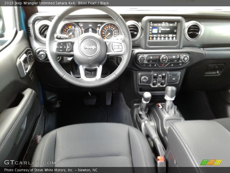 Bikini Pearl / Black 2019 Jeep Wrangler Unlimited Sahara 4x4
