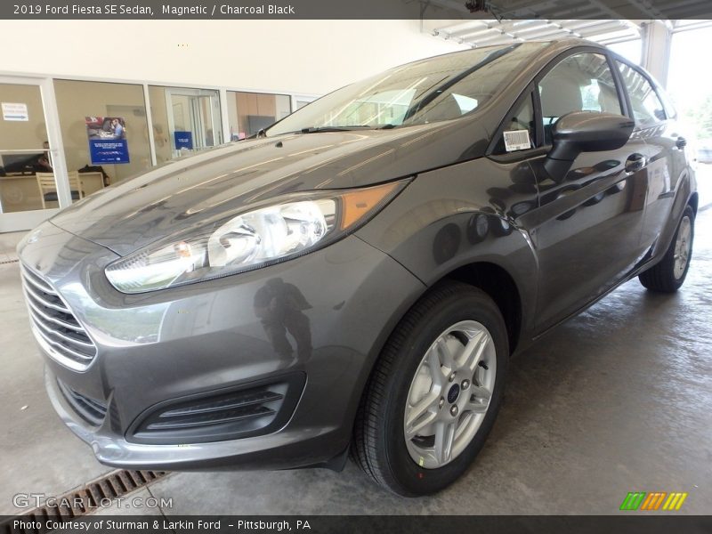 Magnetic / Charcoal Black 2019 Ford Fiesta SE Sedan